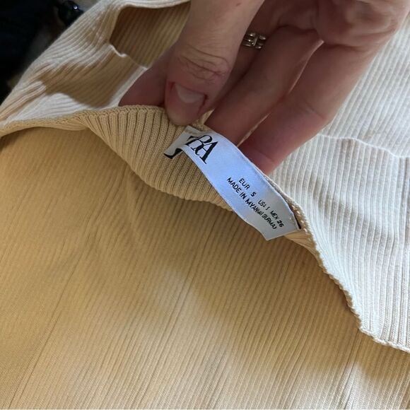 Zara Crop Tank Bundle - Picture 4 of 4